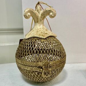 Vintage Roman Inc "JUST BETWEEN FRIENDS" Giving Filigree Flor de Lis Ornament